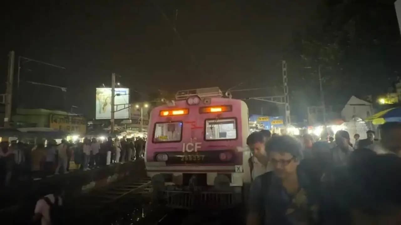 Fire scare on Hasnabad-Sealdah local: Down line services temporarily suspended