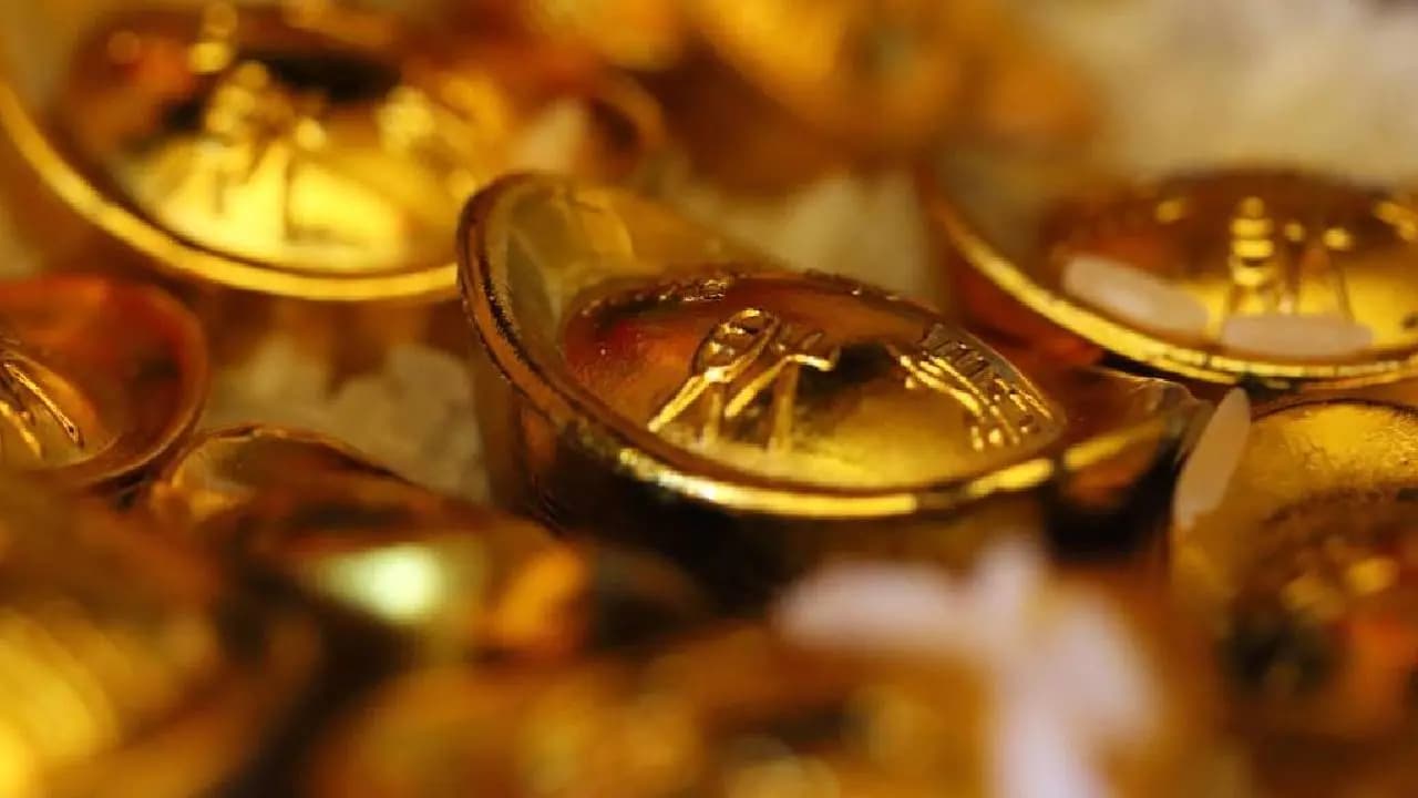 China Buys Gold for 23rd Month in a Row Is Reliance on the US Dollar Fading