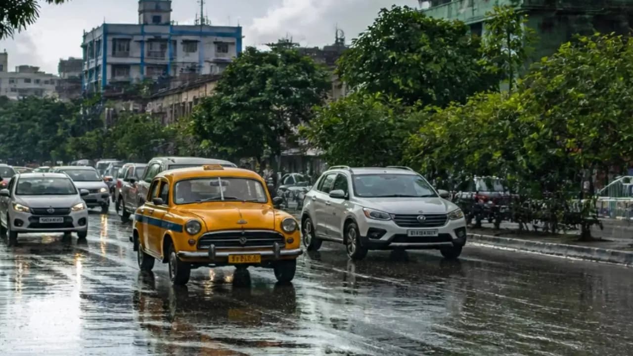 Kolkata Latest Weather Update Thunderstorm with lightning and gusty wind update 