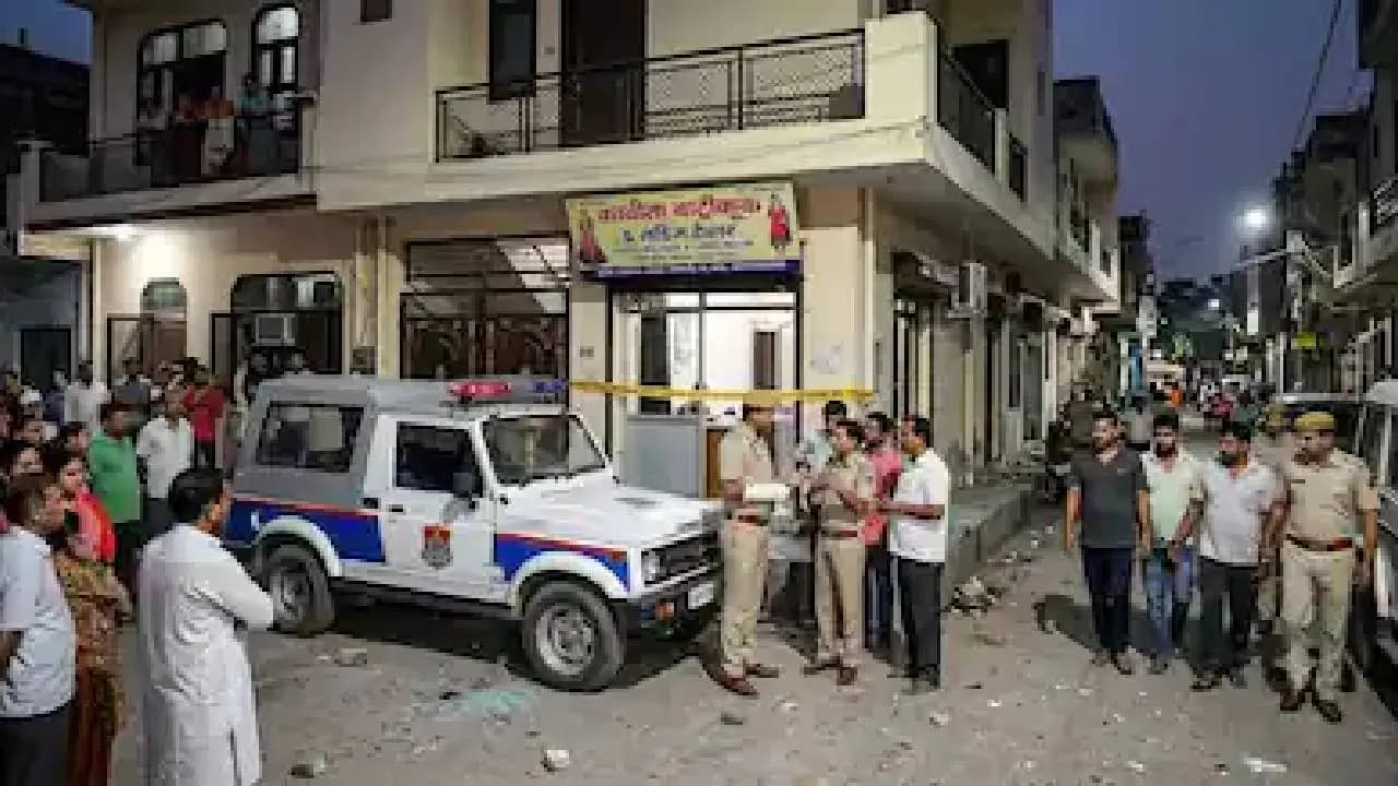 17 Year Old Student Dead Body Found in Female Classmate Home, Police Suspected One Sided Love Angle