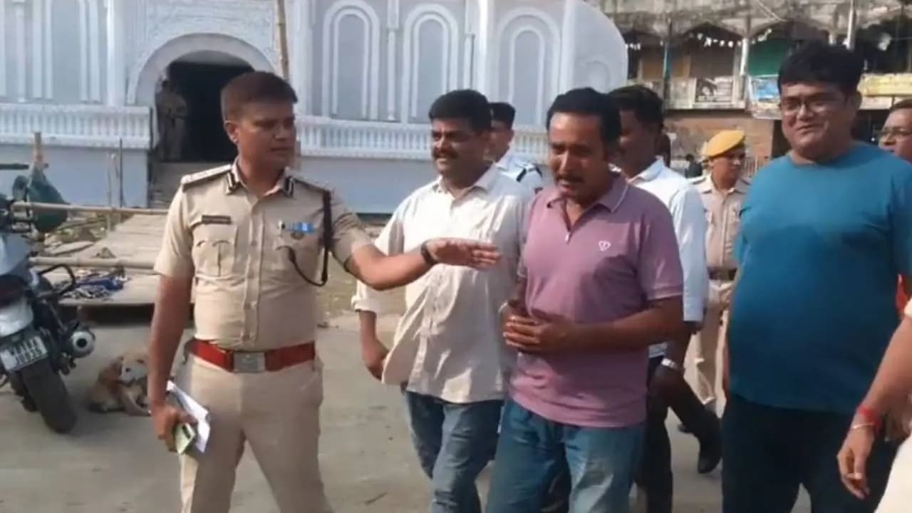 Durga Puja Security Tightened in Srirampore as Chandannagar Police Commissioner Reviews Preparations