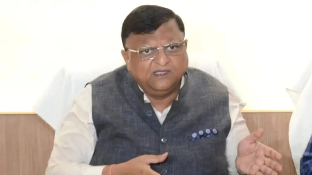 CS Manoj Agarwal slammed TMC government over shortage of permanent government staffs