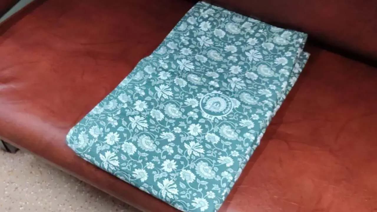 Rajdhani Express: Travel on the Howrah-New Delhi Rajdhani Express is now even more comfortable floral comforters are replacing blankets in First AC