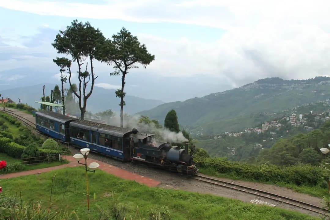 New Toy Train Joyride Begins on Kurseong–Mahanadi Route to Boost Hill Tourism