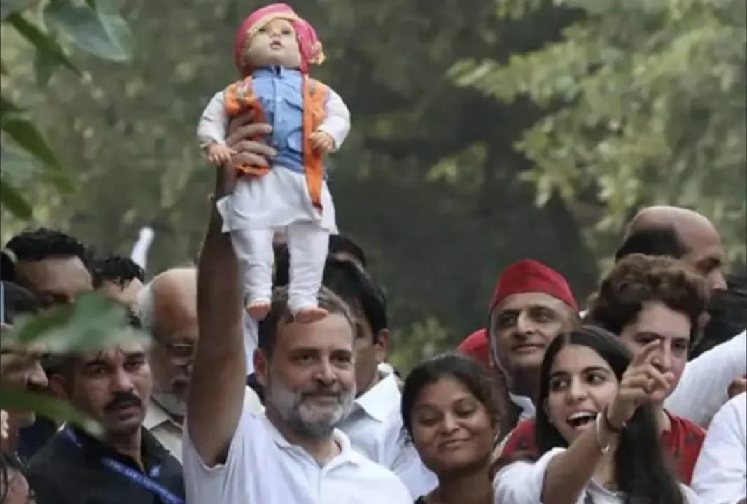 ​Kharge Wears Batman Mask Rahul Holds Modi Idol as Massive INDIA Bloc Rally Hits Delhi Roads