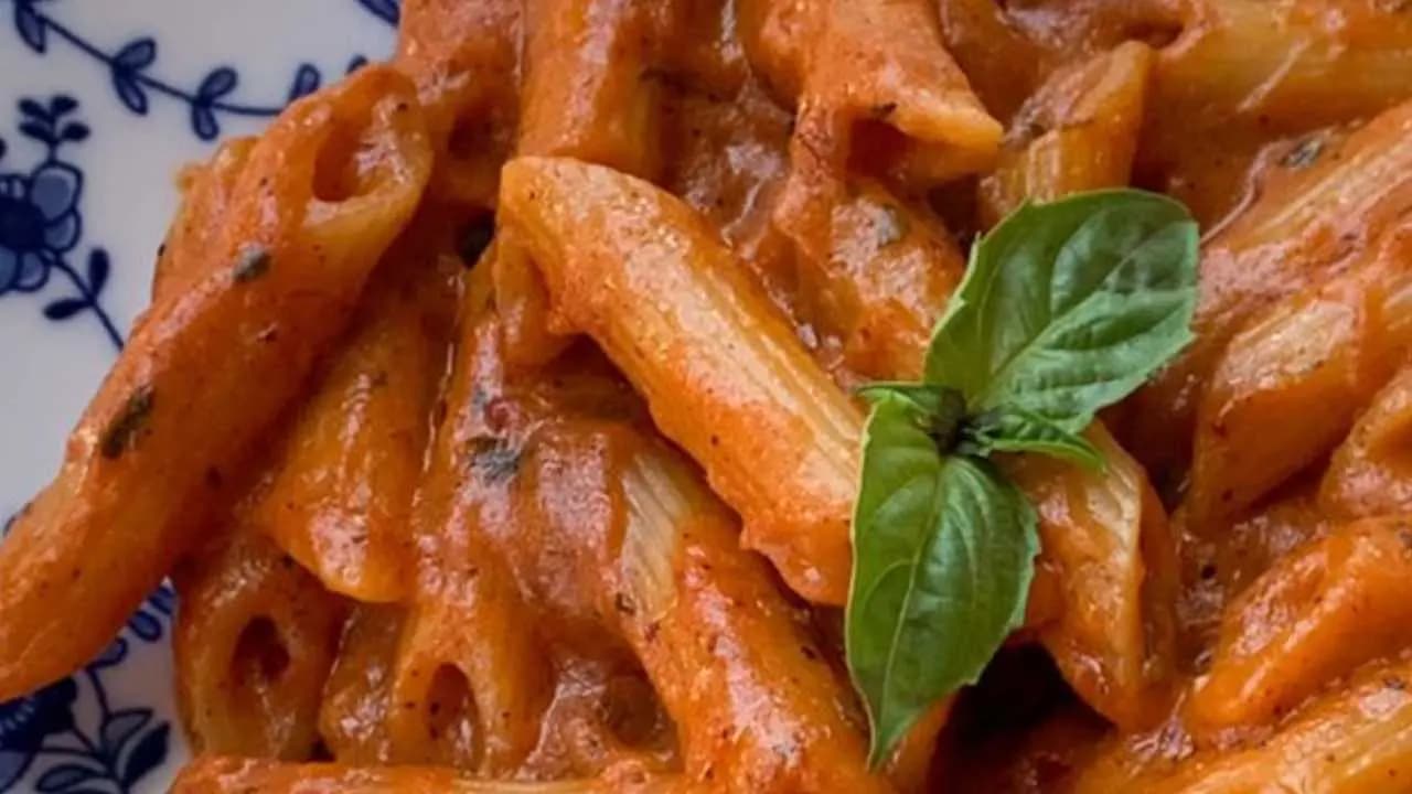 Try this easy one pot meal Red Sauce Pasta recipe 
