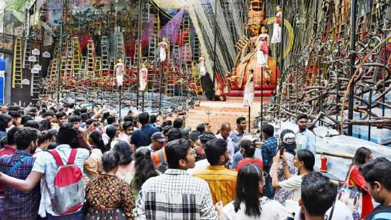 Kolkata on High Alert for Durga Puja: 31000 Police Personnel Deployed Special Traffic Measures in Place