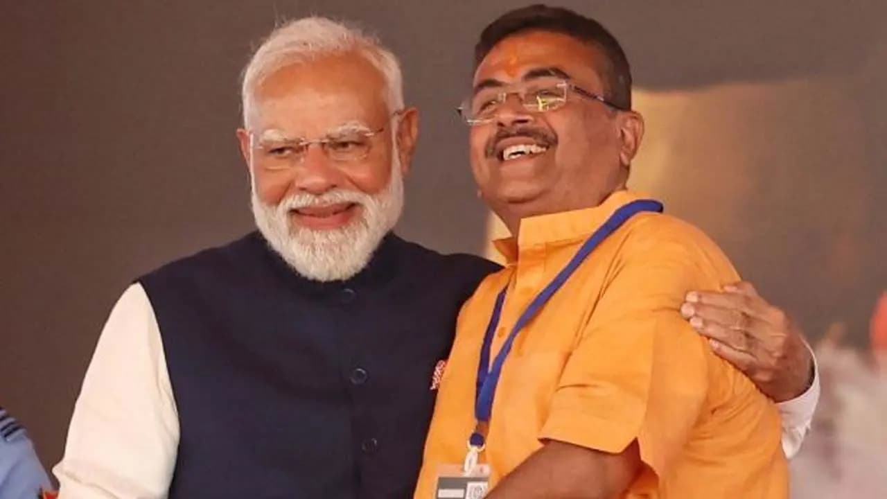 West Bengal Cabinet adopts motion of appreciation marking 25 years of Modis administrative career 