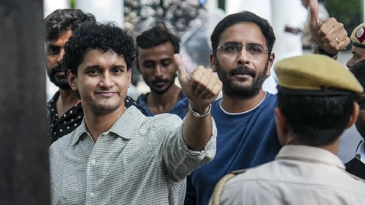 CJP Leaders Saurav Das, Ashutosh Ranka Arrested, Jailed For Five Days For Jantar Mantar Trespass