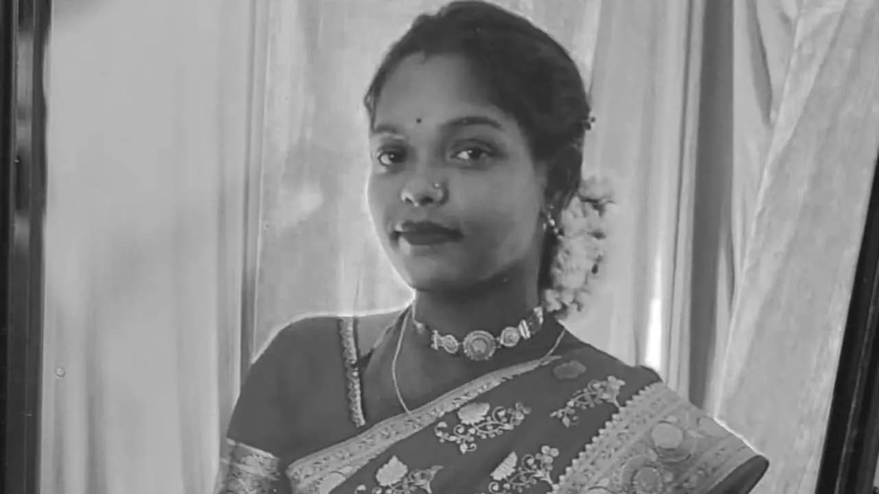 Woman Crushed to Death by Truck While Returning Home Ahead of Durga Puja
