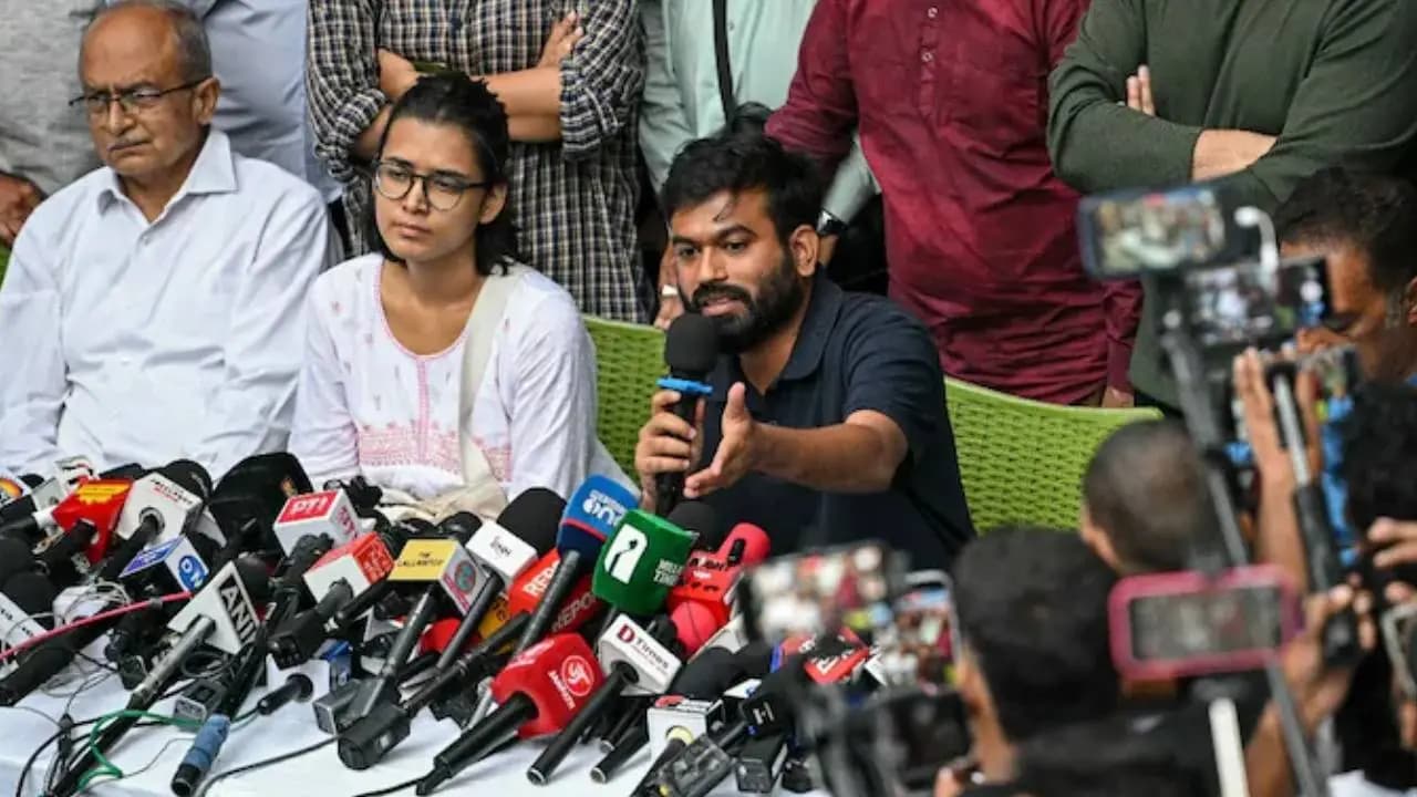 Let what happened in Bangladesh happen in India too BJP lashes out at Rahul and the Congress over a young womans viral video