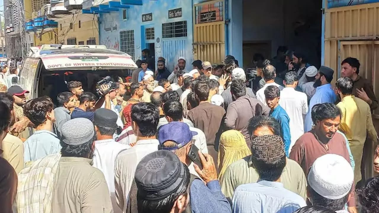 School roof collapses in Pakistan atleast 28 students dead many injured 
