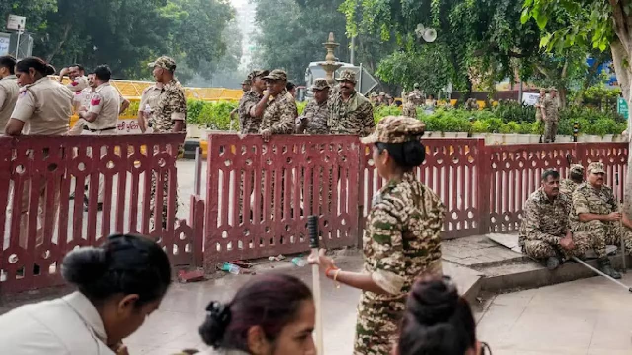 Delhi Central Park shut down ahead of CJP Tiranga march