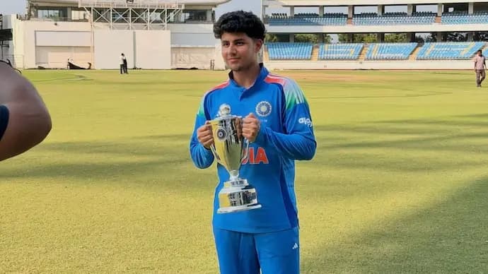 Virender Sehwag's son Aaryaveer steals the show with 173 run knock for Delhi 