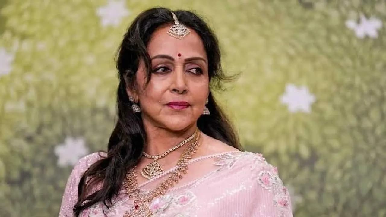 Hema Malini fired from her debut film 