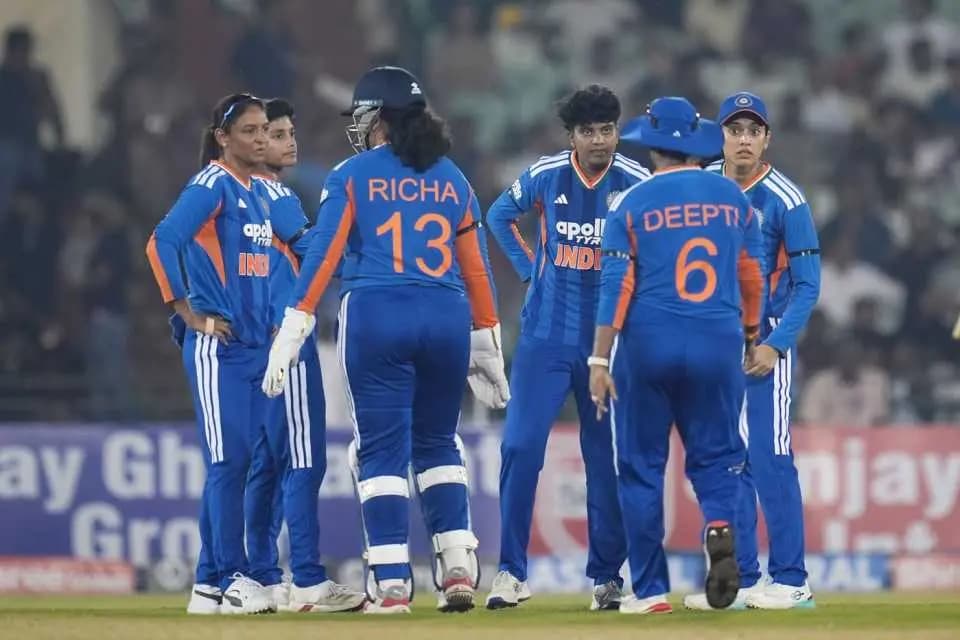 Smriti Mandhana's captaincy era begins with win despite an early scare against Zimbabwe 