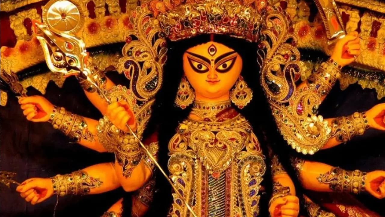 17 October Durgapuja Horoscope: Know all zodiac Predictions on Saptami