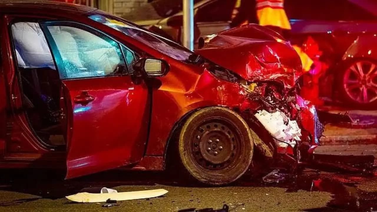 Durga Puja Incident: Couple Among 3 Killed in High-Speed Crash on Kalyani Expressway at Night