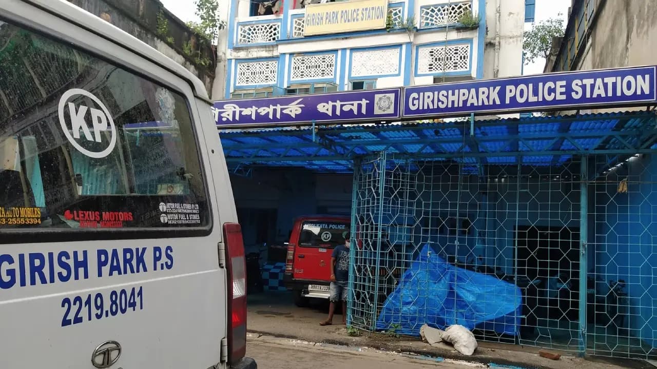 After the Chorbagan Sarbojonin Stampede incident the OC of Girish Park PS has been changed