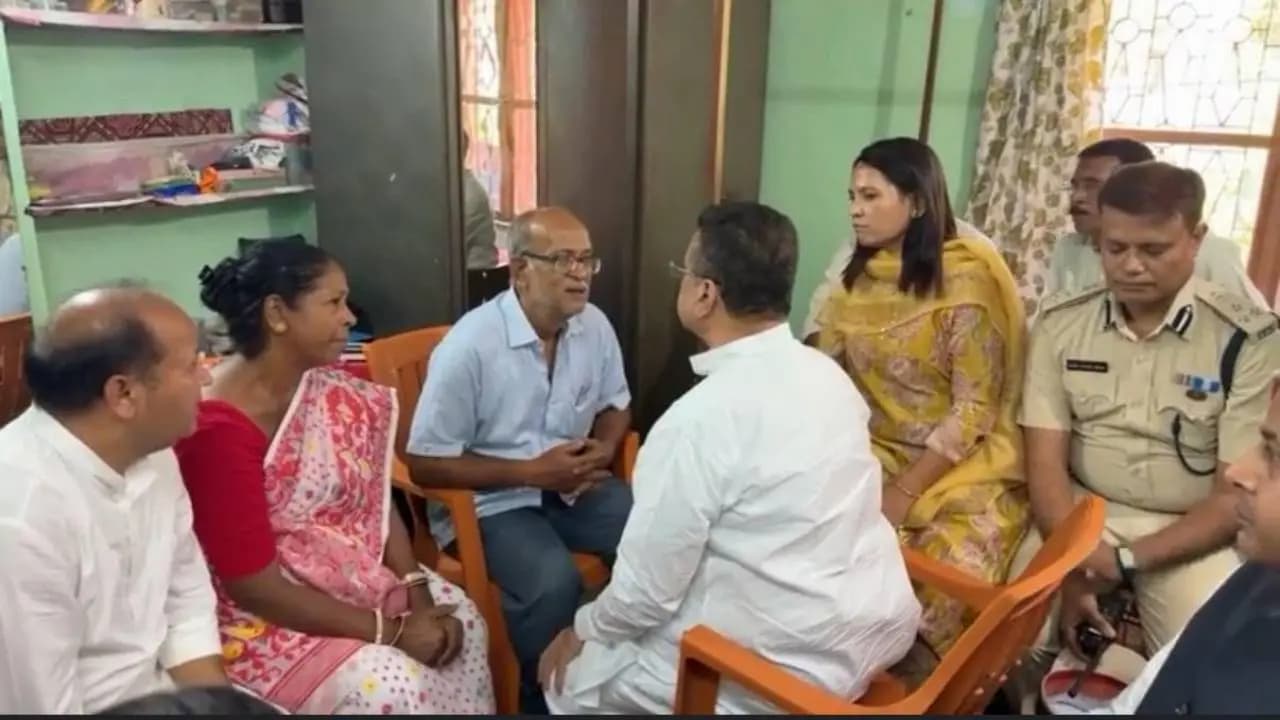 CM Suvendu Adhikari Announces Support Measures After Meeting Sriparna Family after Chorbagan Incident