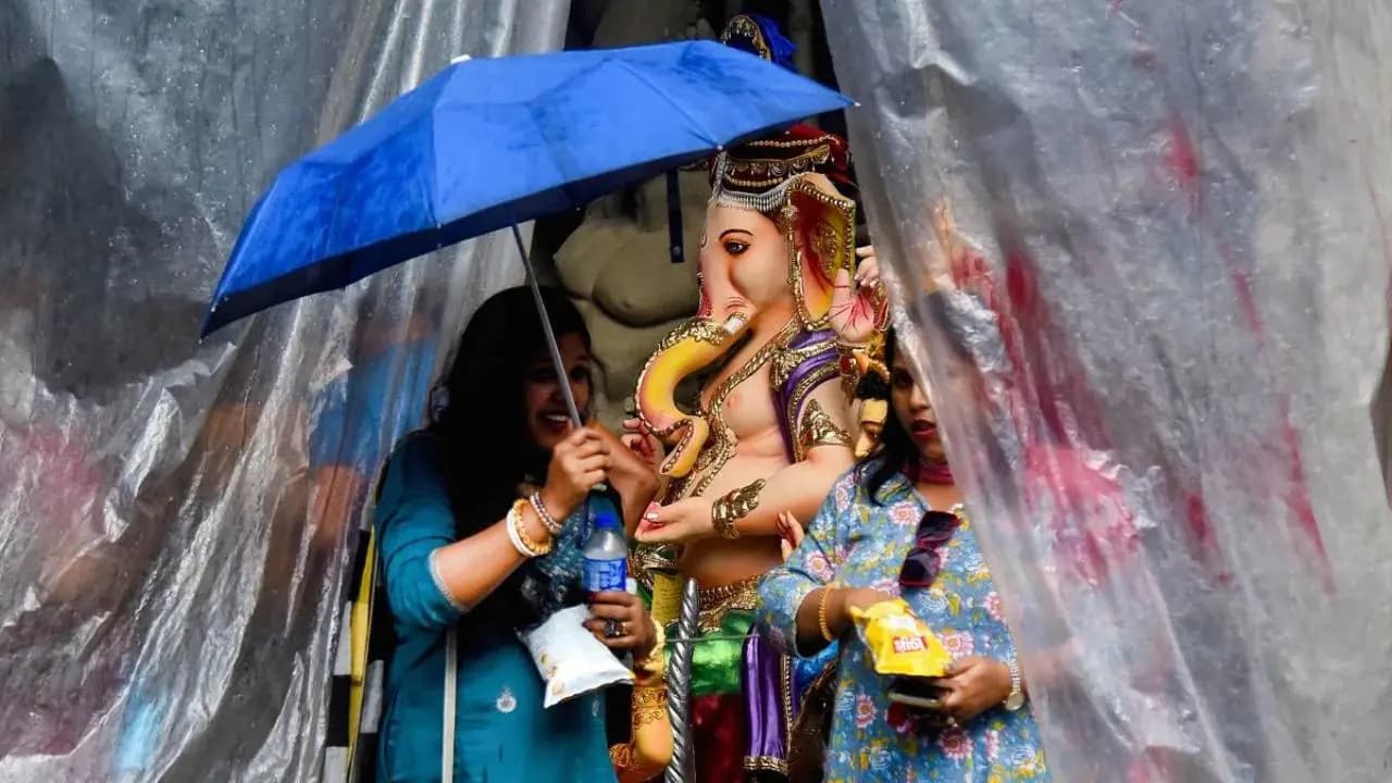 IMD Weather Forecast: Clear skies predicted across Bengal from Dashami to Kojagari Laxmi Puja