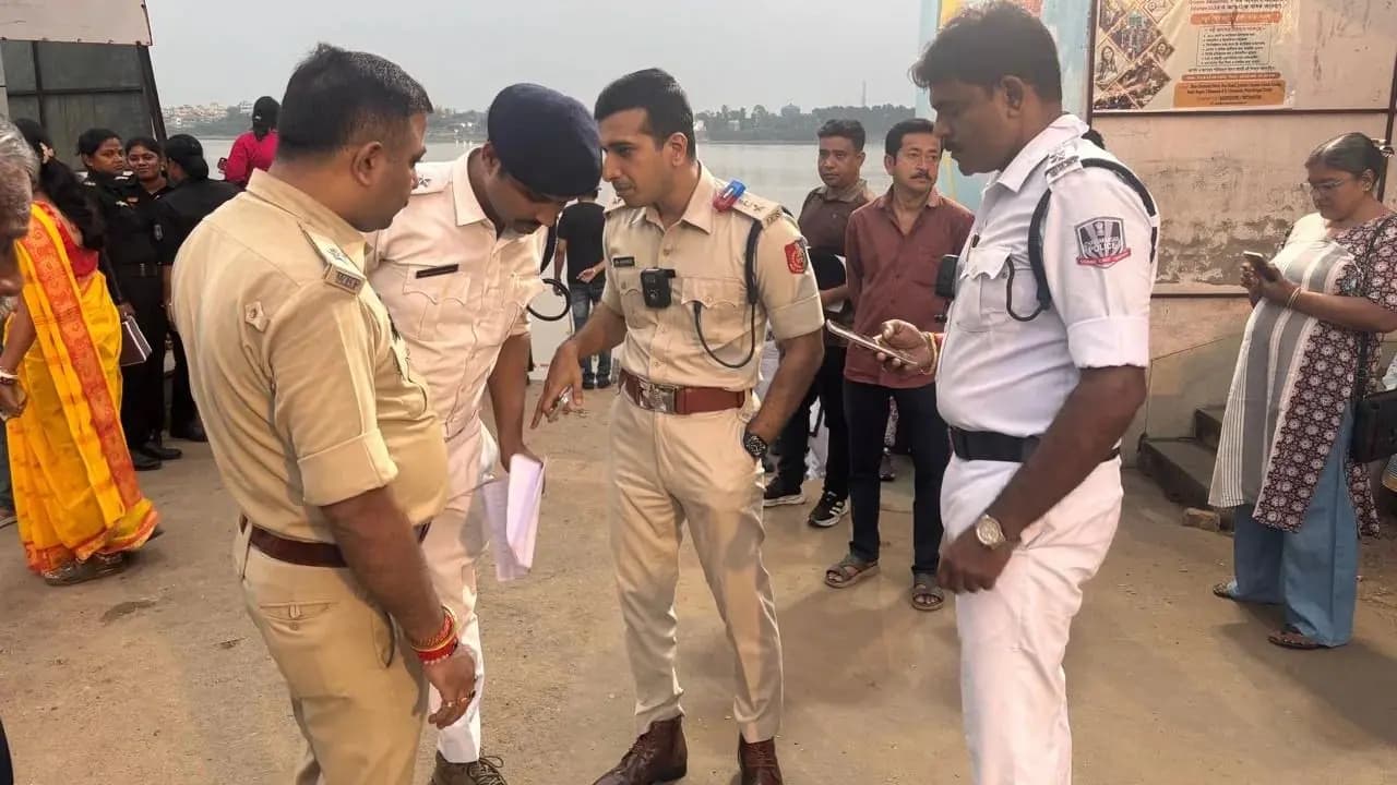Chinsurah Durga Puja Immersion Duty: Special security arrangements for Durga Puja immersion in Chinsura multiple IPS officers on duty