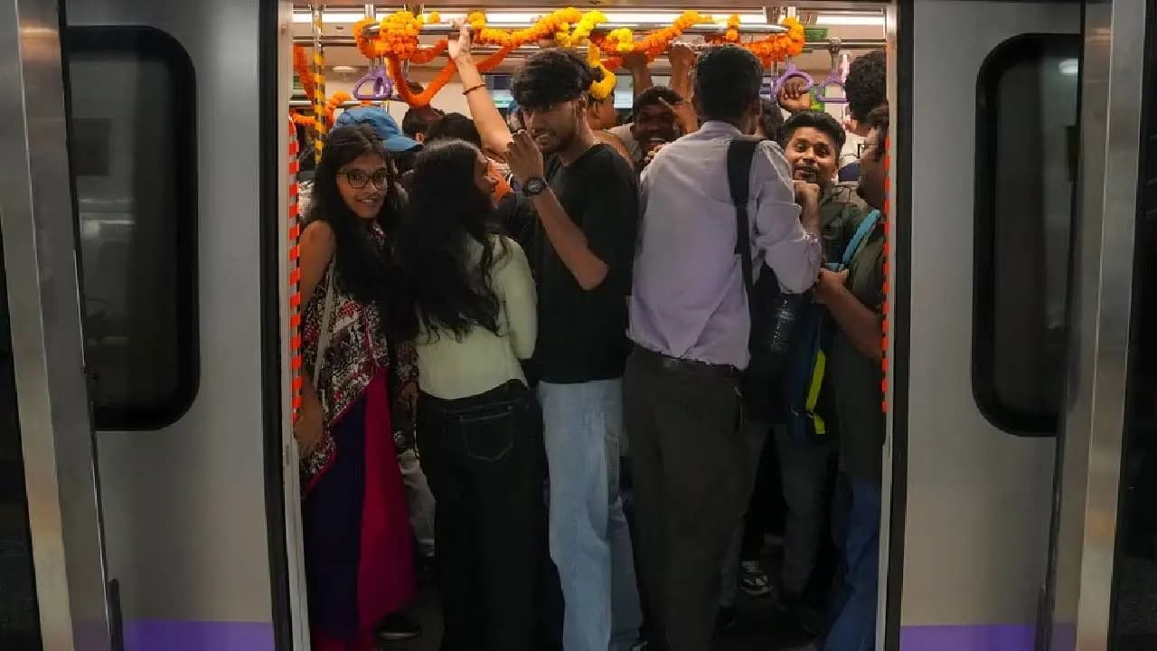 Kolkata Metro Sees nearly 62 Lakh Passengers During Durga Puja