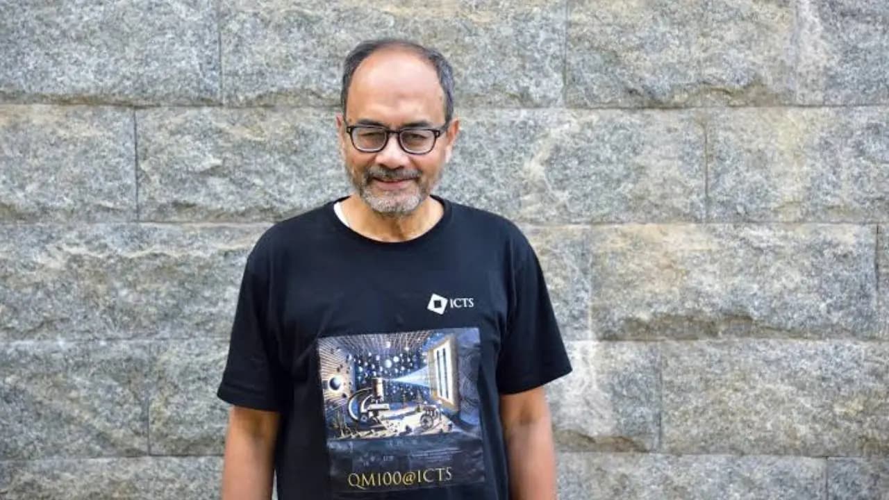 Ashoke Sen makes history by receiving the Oscar Klein Medal