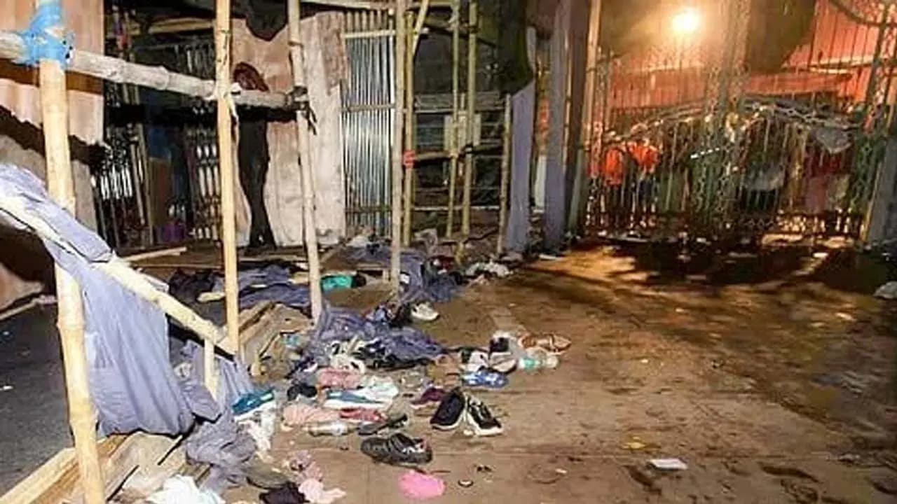 A New Twist In Chorbagan Incident Investigation: the entrance was closed and the pandal was empty too So how did the accident occur