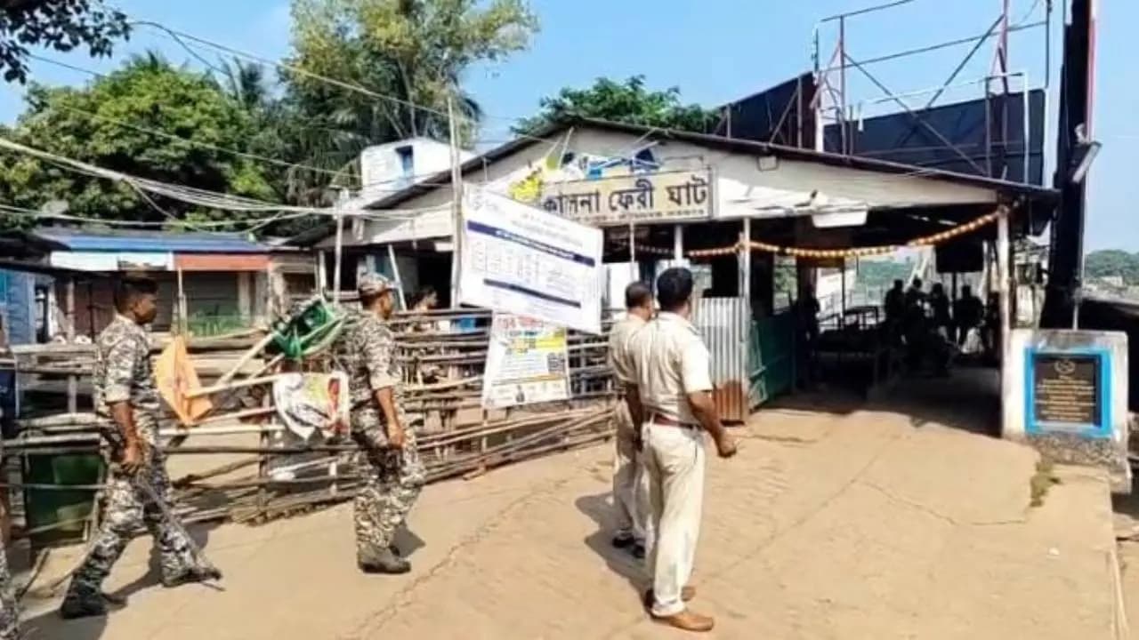 Kalna Ferry Ghat Tragedy: 17 Year old boy goes missing in ganga 