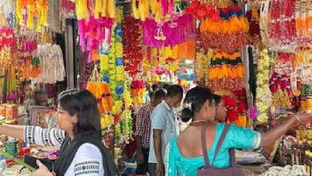 Price Surge Puts a Dampener on Laxmi Puja Shopping 