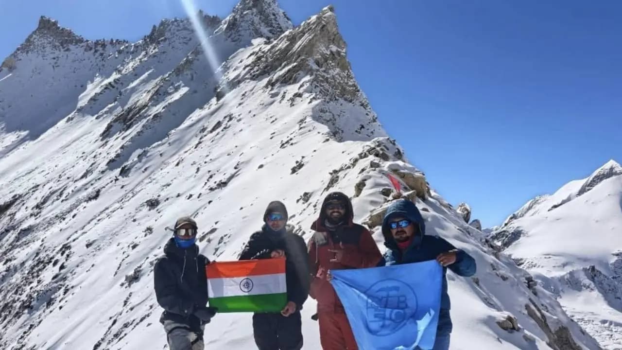 North Bengal Explorers Club Conquers 17320 foot Lamkhaga Pass in Uttarakhand