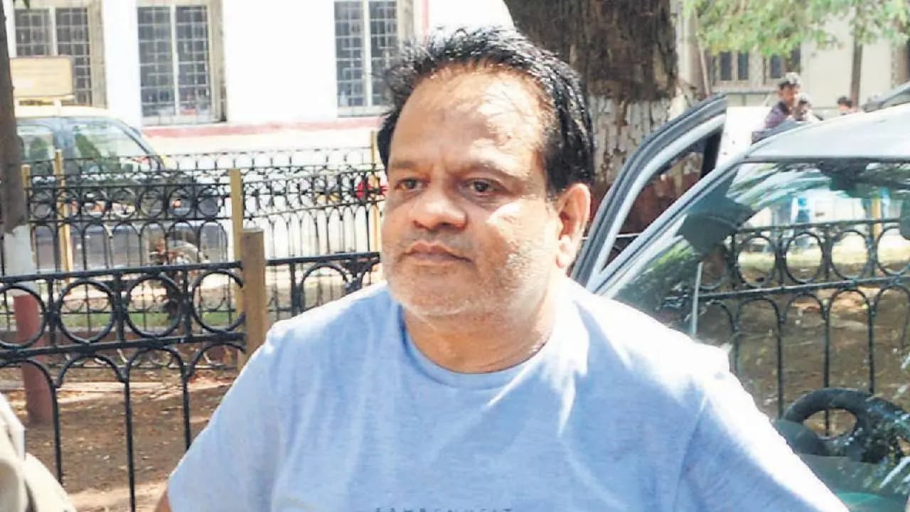 Unknown Persons Enter Thane Flat Attached In Case Against Dawood Ibrahim Brother
