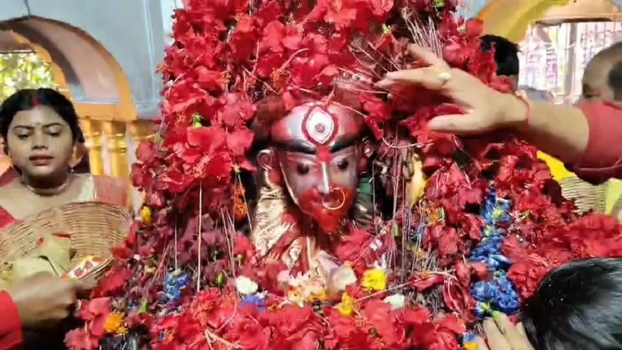 Devotees Gathered in Tarapith To Offer Worship To Maa Tara Ahead Of Kali Puja