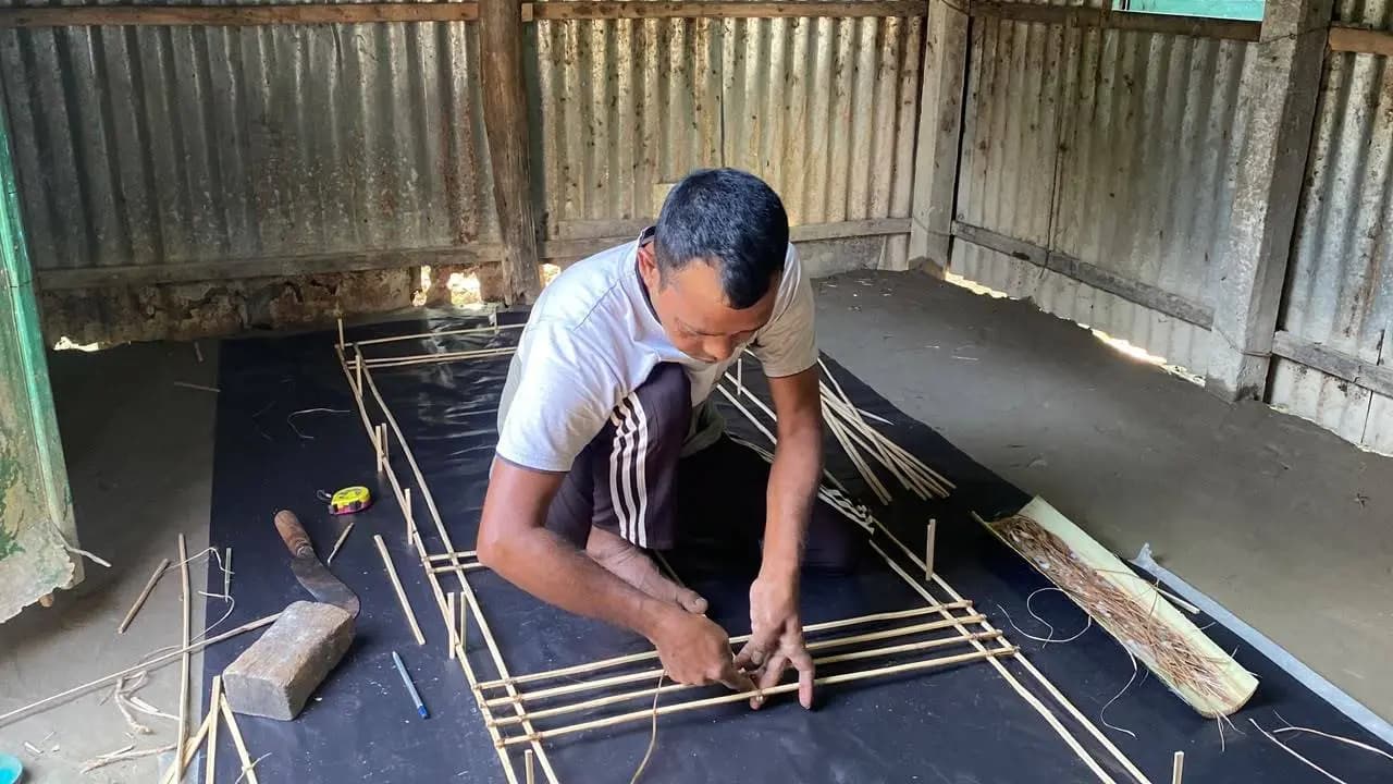 By making 34-Foot Rash Chakra Aminur Preserves His Ancestral Heritage in Cooch Behar