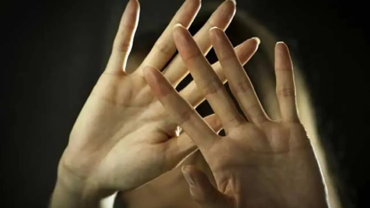 Brutal assault on a woman in Kolkata during the Puja case withdrawn after lodging complaint Kolkata Police clarified stance