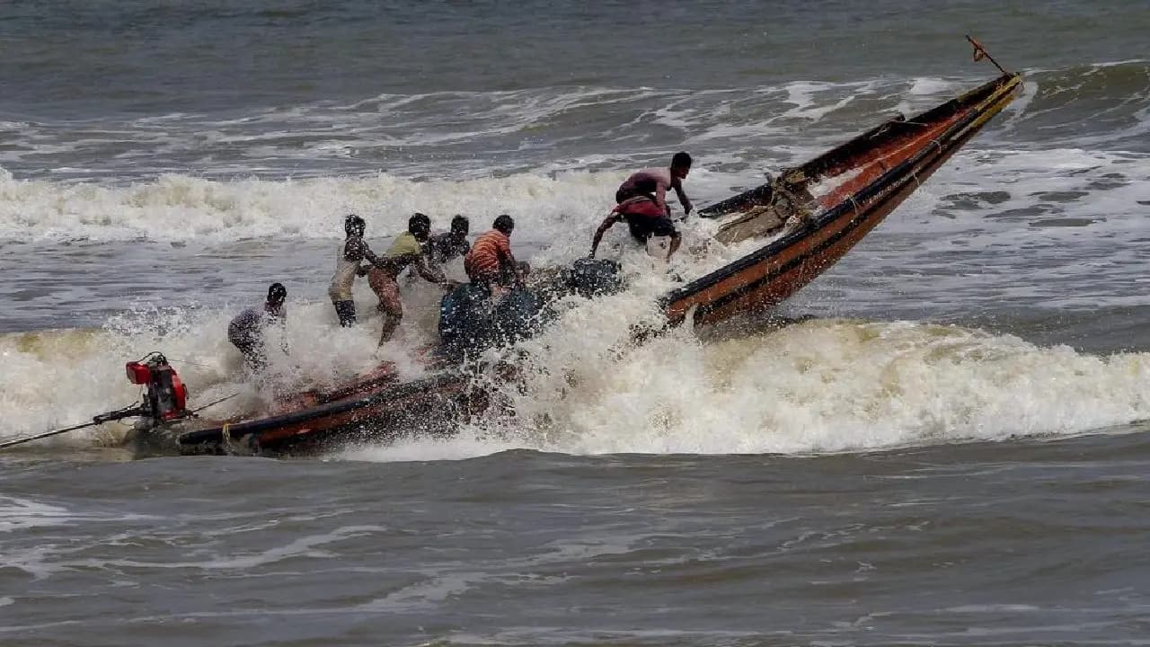 Cyclone Arnab Big Update: Rain start in Odisha districts school shut exam rescheduled know puri situation