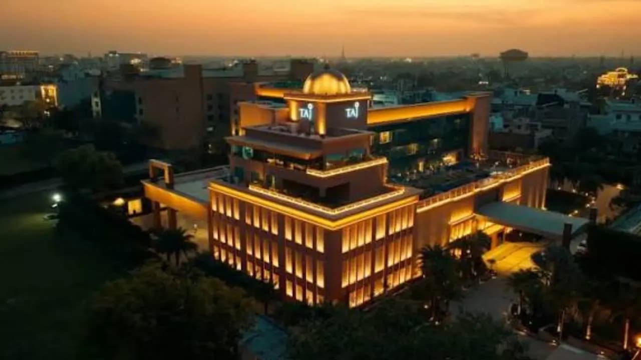 Assault on staff at Taj Hotel Agra: Management imposes a permanent ban on the accused guest