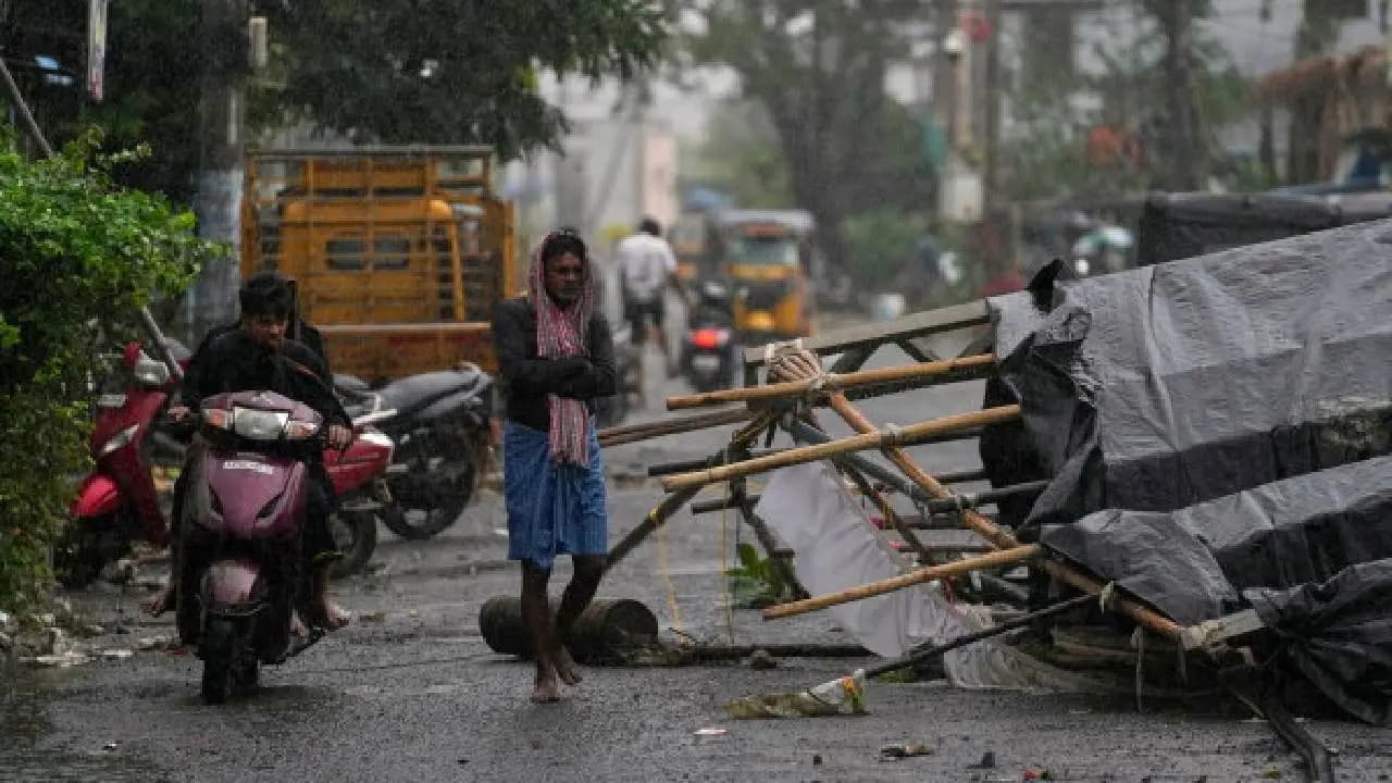 Cyclone Arnab Landfall: During Cyclone Arnab Landfall Two Electrocuted To Death In Andhra Pradesh