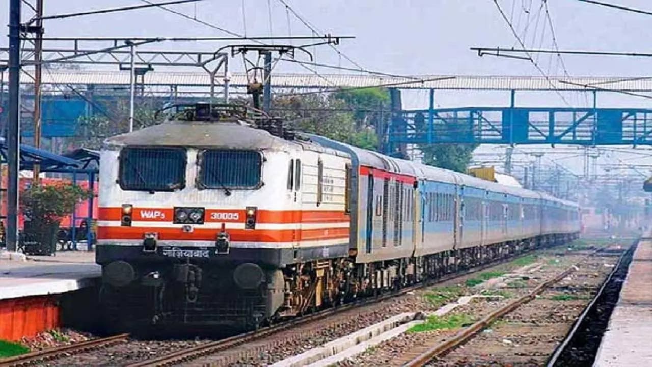 Cyclone Arnab Disrupts Train Services: Several Trains Cancelled on Thursday Railways Releases List