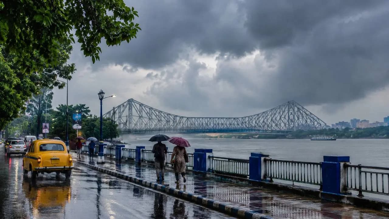 Kolkata Weather Forecast Today October 29: Cloudy Skies, Rain and Thunderstorm Likely