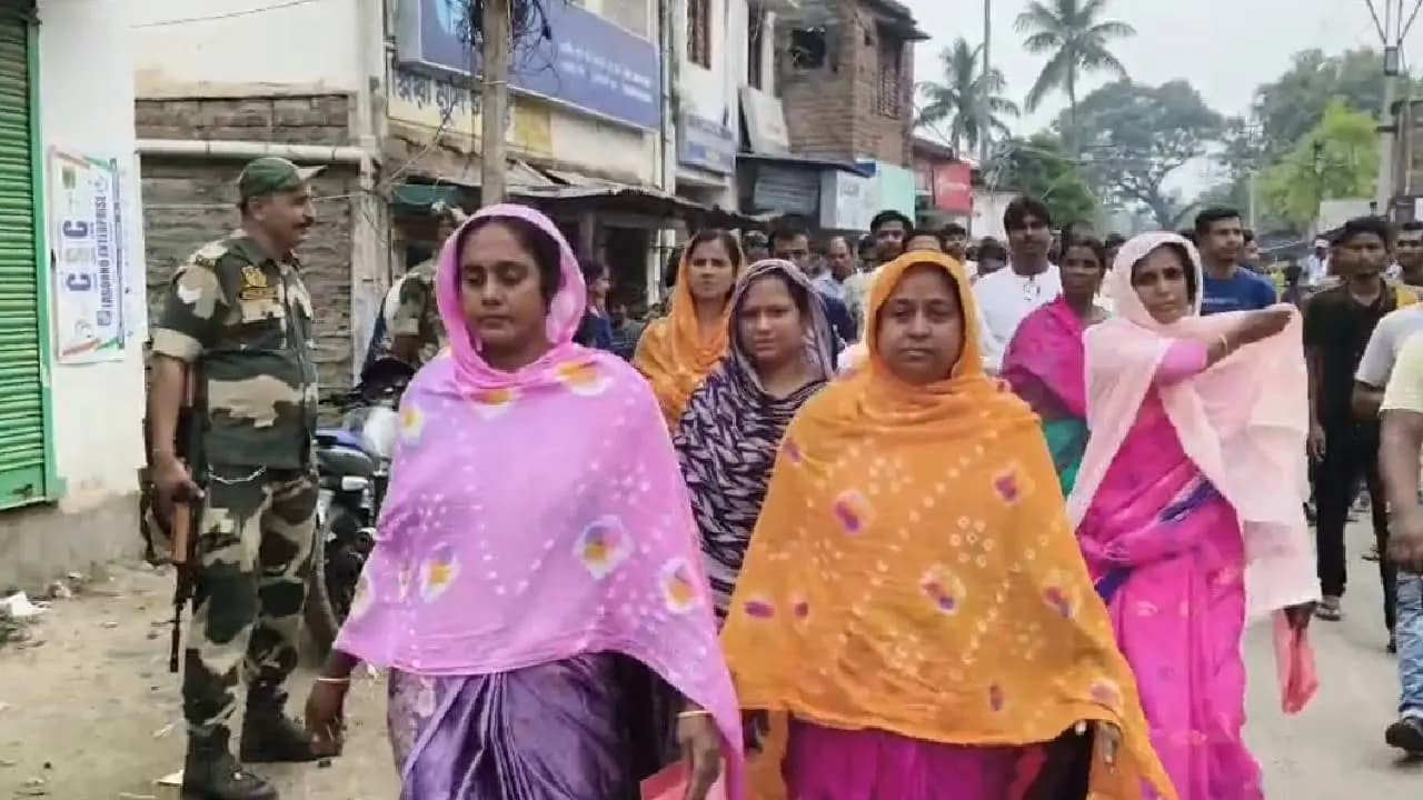 Panchayat Election: Panchayat Pradhan elected by lottery after Election Result ended in a draw in Murshidabad