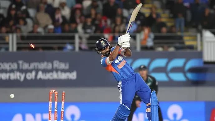 India's batting collapse gets no mention as Shreyas Iyer reflects on Auckland T20 defeat 