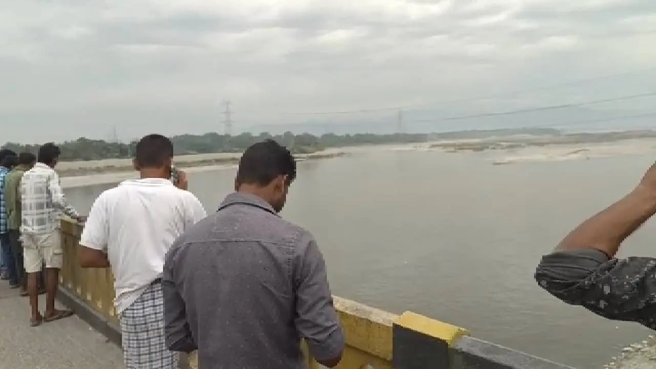 Rising Sankosh River Prompts Evacuation 15,000 Moved to Relief Camps in Alipurduar