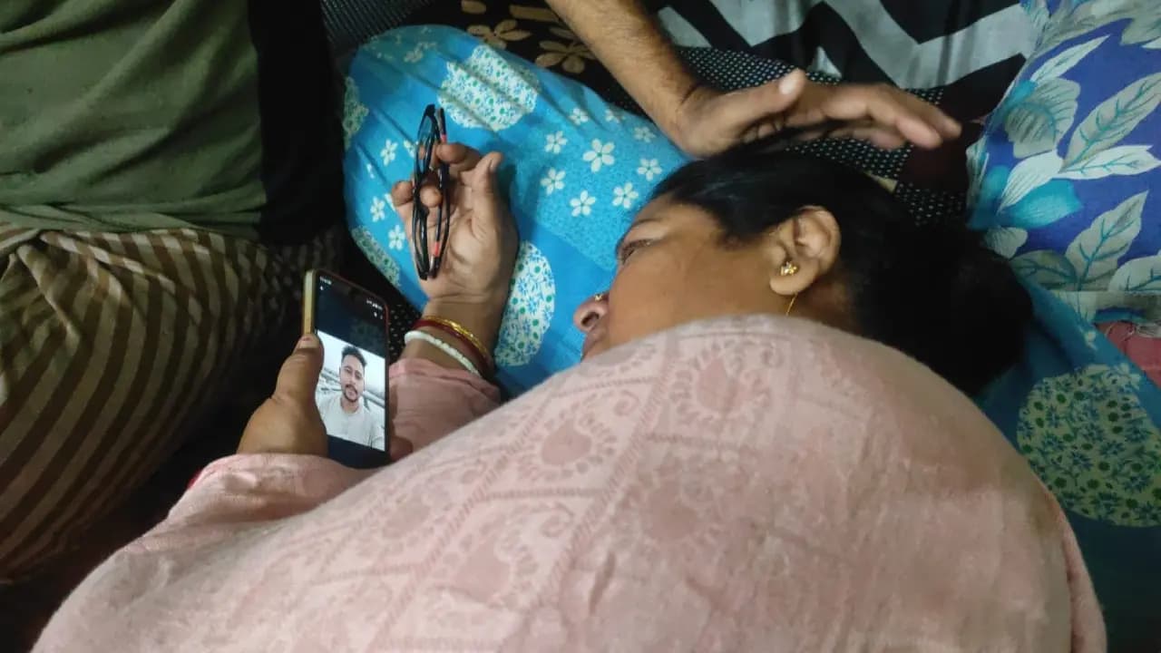 Youth from Chinsurah goes missing in Dubai from October 21 his mother is eagerly waiting for him