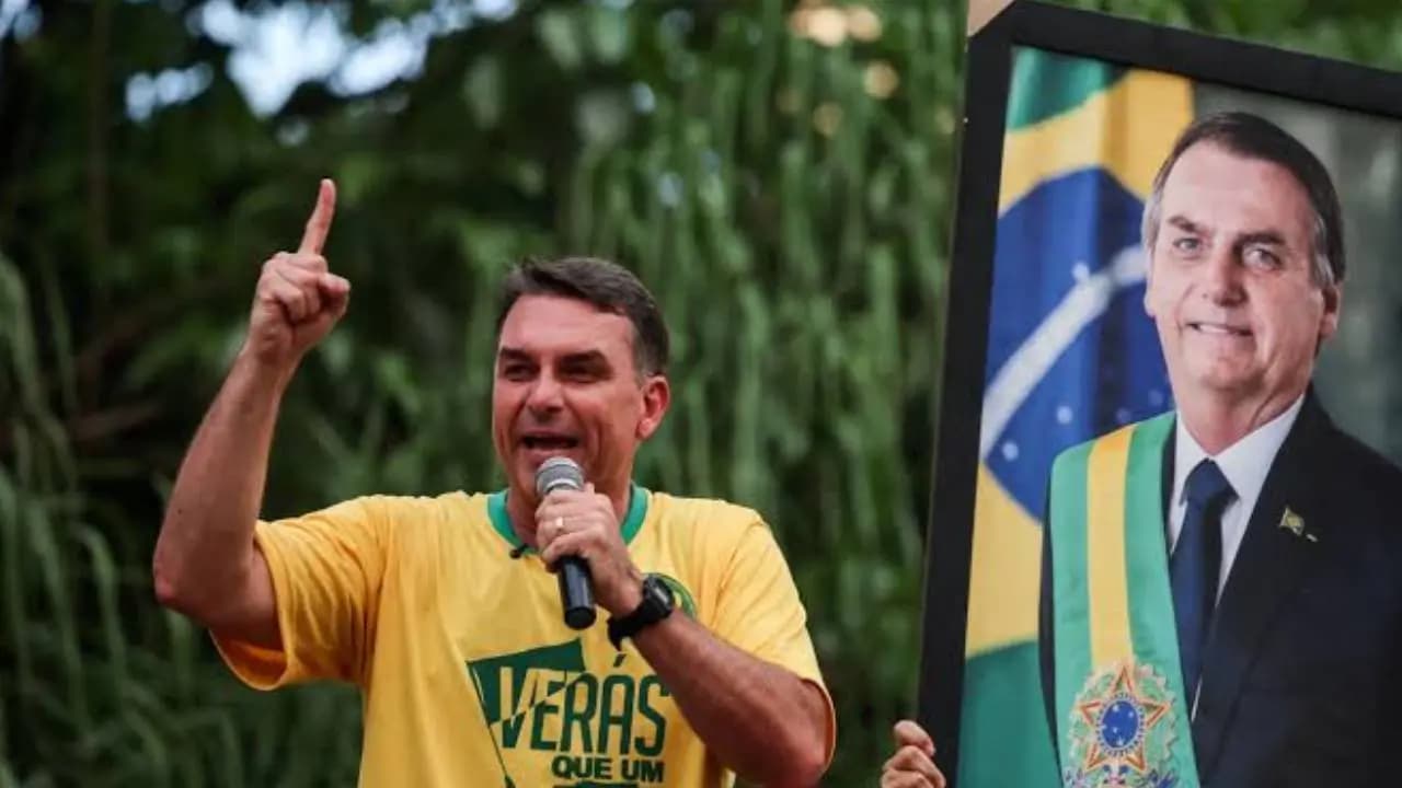I will be president again Bolsonaro declares from America
