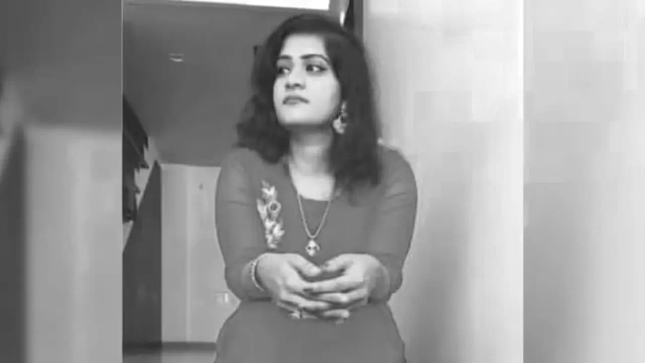 MBA student silently returned from London later found dead in Pune Flat