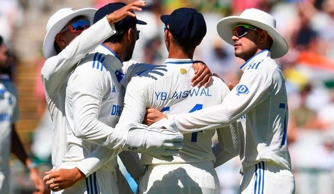 Mohammed Siraj takes three, south africa top order collapses