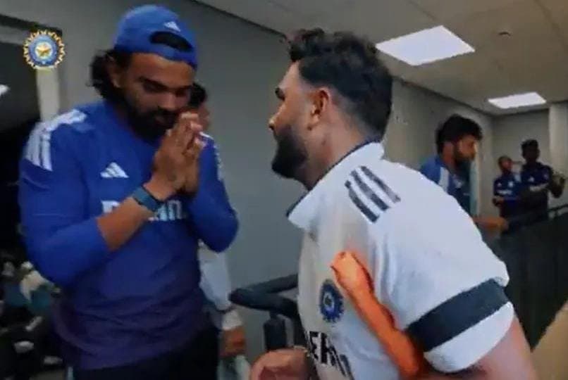 KL Rahul folds hand-bows down in special praise