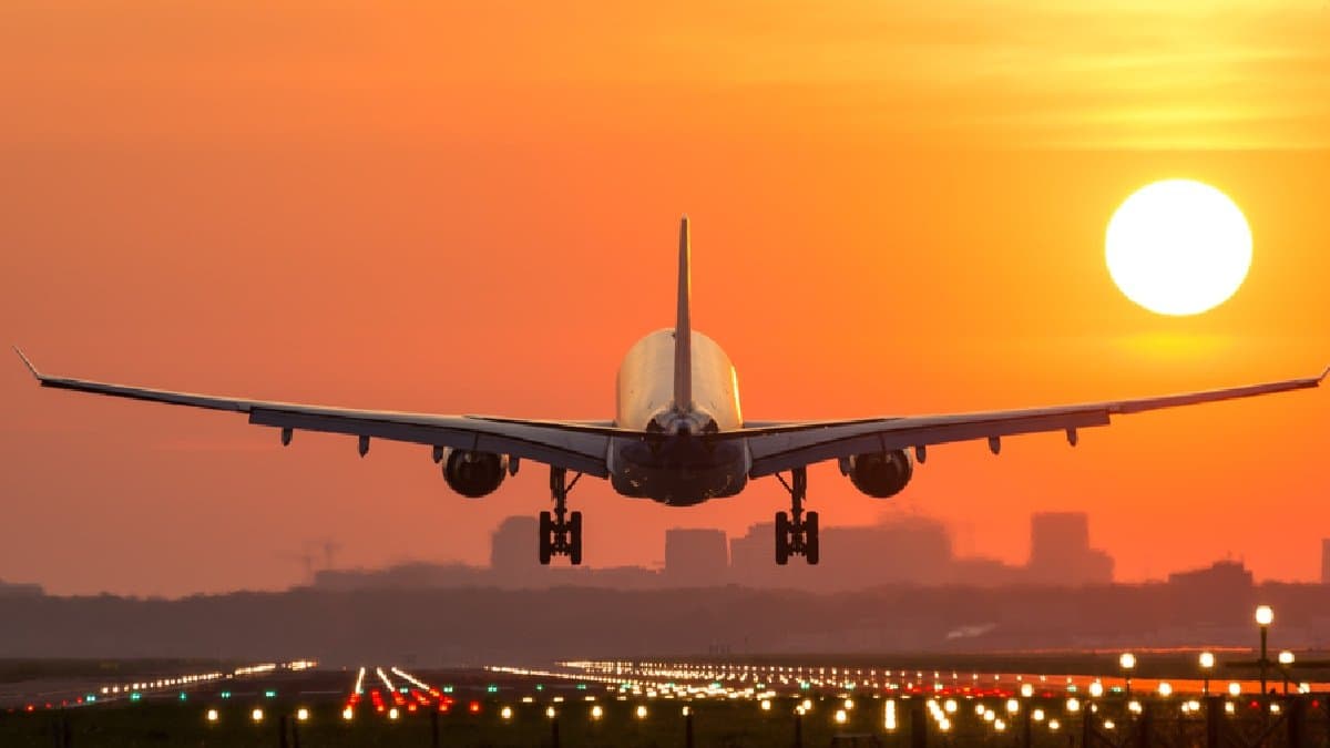 Man Attempts To Hijack Plane on Mid-Air then this incident happened